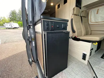 2027 Winnebago Solis photo 17