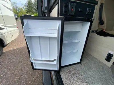 2027 Winnebago Solis photo 18