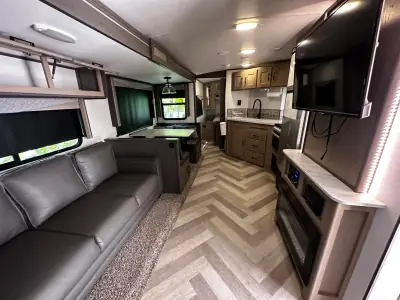 2021 CRUISER RV CORP SIGNATURE photo 4