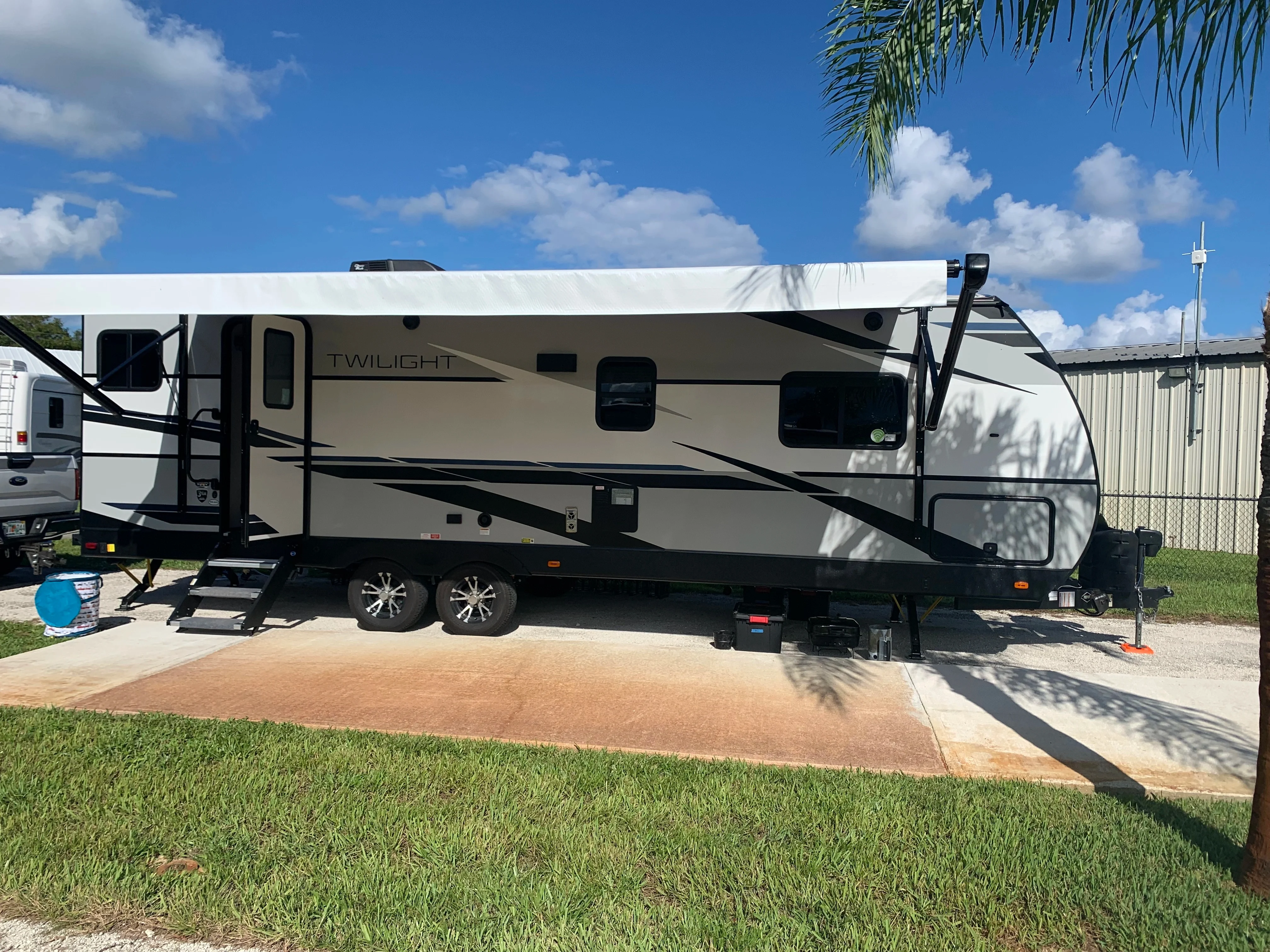 2021 CRUISER RV CORP SIGNATURE exterior