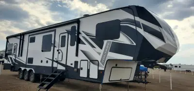 Used 2021 Dutchmen Voltage 4195