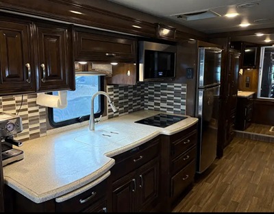 2019 THOR MOTOR COACH PALAZZO photo 5