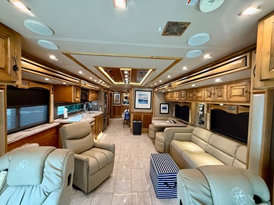 2019 TIFFIN MOTORHOMES PHAETON photo 3