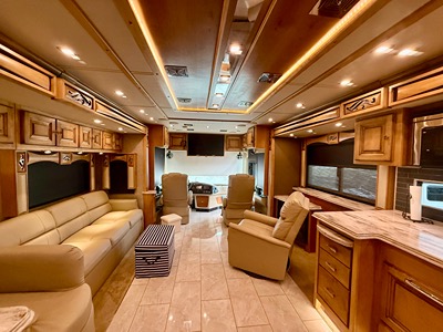 2019 TIFFIN MOTORHOMES PHAETON photo 4