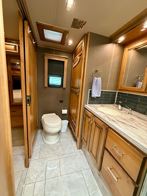 2019 TIFFIN MOTORHOMES PHAETON photo 9