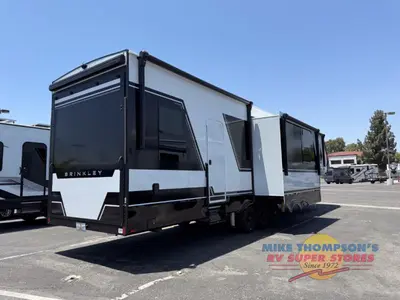 2026 Brinkley Model G photo 4