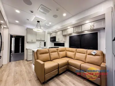 2026 Brinkley Model G photo 6