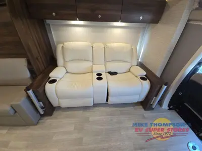 2021 Winnebago Navion photo 24