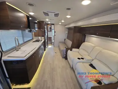 2021 Winnebago Navion photo 21