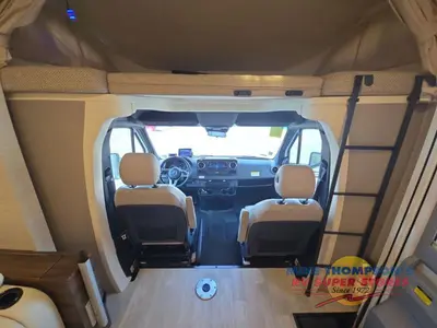 2021 Winnebago Navion photo 17