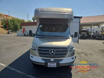 2021 Winnebago Navion photo 10