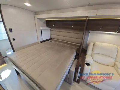 2021 Winnebago Navion photo 34