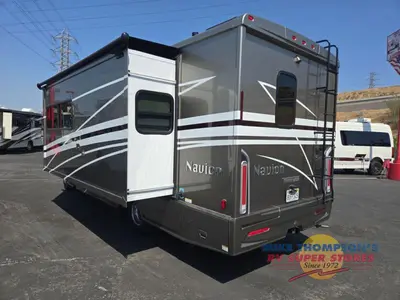 2021 Winnebago Navion photo 13