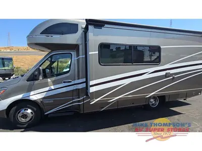 2021 Winnebago Navion photo 5
