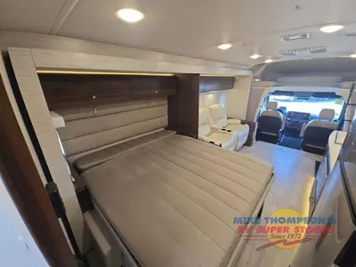 2021 Winnebago Navion photo 35