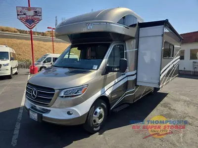 2021 Winnebago Navion photo 11
