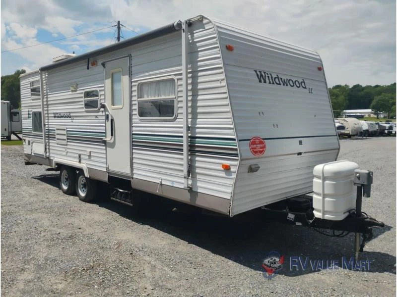2002 Forest River RV Wildwood exterior