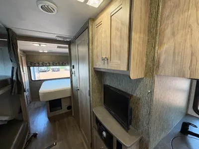 2017 Forest River RV Sunseeker photo 32