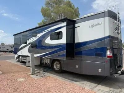 2021 FLEETWOOD DISCOVERY photo 2