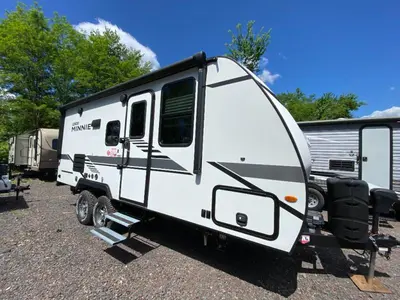 2022 Winnebago Industries Towables Micro Minnie photo 10