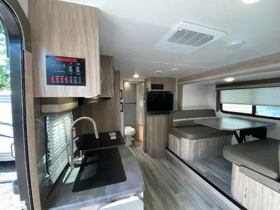 2022 Winnebago Industries Towables Micro Minnie photo 12