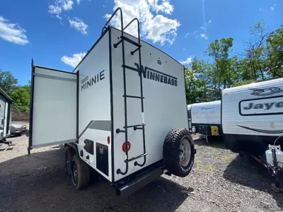 2022 Winnebago Industries Towables Micro Minnie photo 5