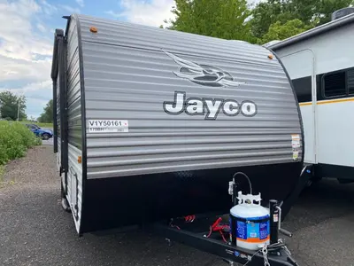2027 Jayco Jay Flight photo 3