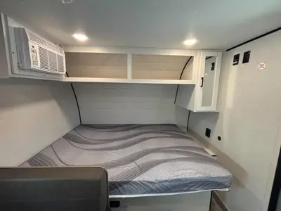 2027 Jayco Jay Flight SLX photo 9