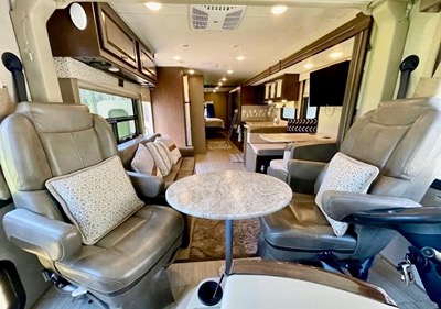2020 THOR MOTOR COACH WINDSPORT photo 4