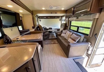 2020 THOR MOTOR COACH WINDSPORT photo 3
