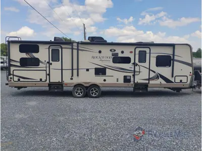 2016 Forest River RV Rockwood Signature Ultra Lite photo 9
