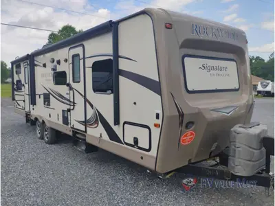 Used 2016 Forest River RV Rockwood Signature Ultra Lite 8311WS