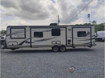 2016 Forest River RV Rockwood Signature Ultra Lite photo 5