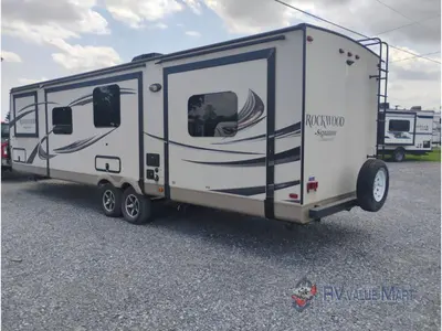 2016 Forest River RV Rockwood Signature Ultra Lite photo 6