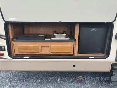 2016 Forest River RV Rockwood Signature Ultra Lite photo 10