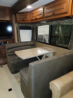 2014 FOREST RIVER BERKSHIRE photo 9