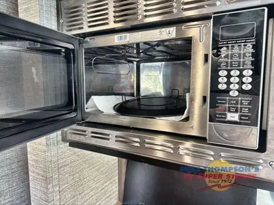 2022 Winnebago Sunstar photo 34