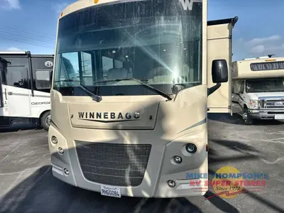 2022 Winnebago Sunstar photo 3