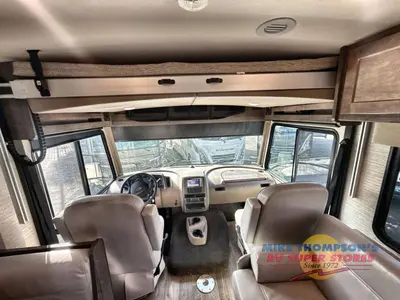 2022 Winnebago Sunstar photo 18