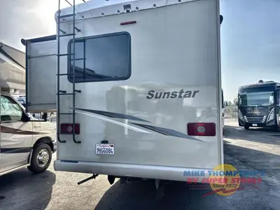 2022 Winnebago Sunstar photo 7
