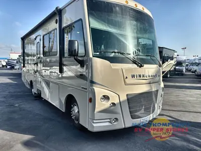 2022 Winnebago Sunstar photo 4