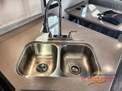 2022 Winnebago Sunstar photo 35