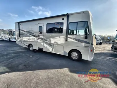 2022 Winnebago Sunstar photo 5