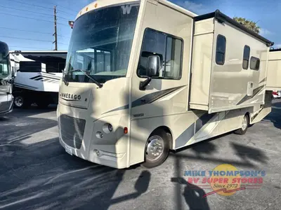 2022 Winnebago Sunstar photo 2