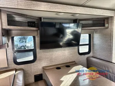 2022 Winnebago Sunstar photo 27