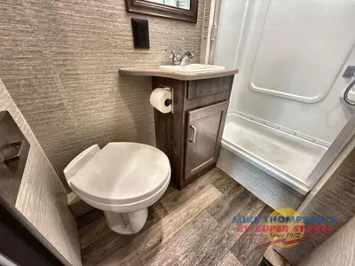 2022 Winnebago Sunstar photo 44