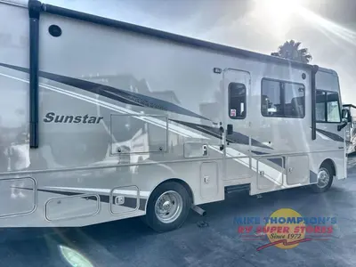 2022 Winnebago Sunstar photo 15