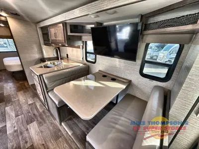 2022 Winnebago Sunstar photo 22