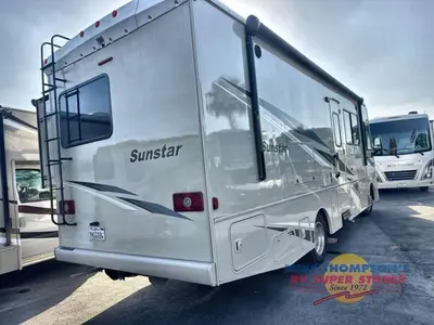 2022 Winnebago Sunstar photo 14