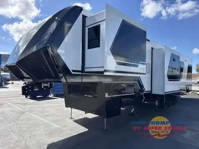 2026 Brinkley Model Gx photo 4